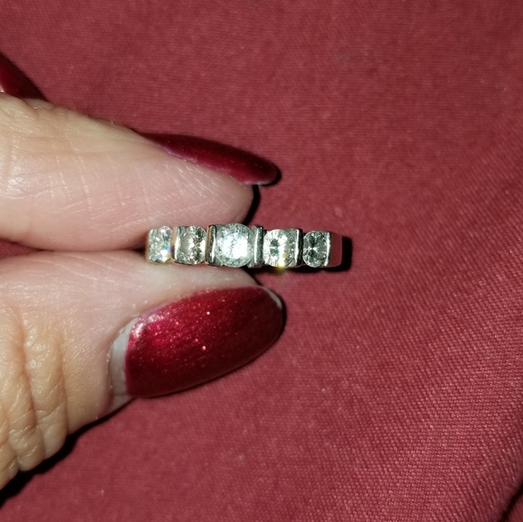 Diamond ring - Picture 4 of 5